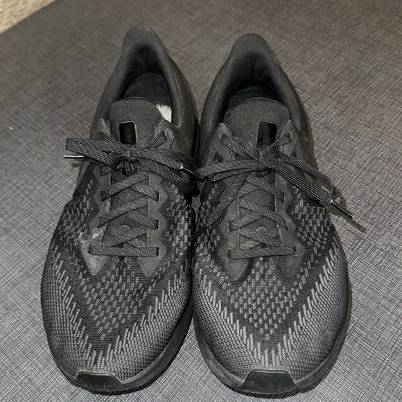 Men’s Size 10 - Nike Air Zoom Winflo 6 Triple Black 2019 - Picture 5 of 9